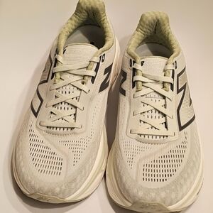 New Balance 1080 V14 Green Women's Size 10.5 Wide Running Shoes